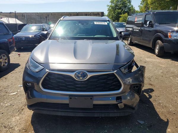 2021 TOYOTA HIGHLANDER