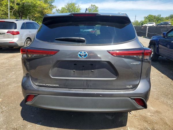 2021 TOYOTA HIGHLANDER
