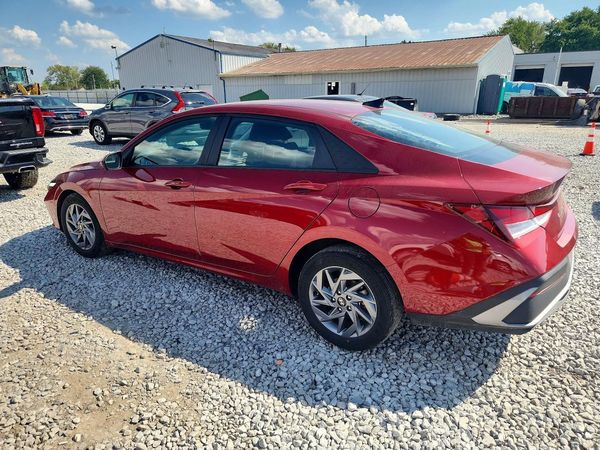 2024 HYUNDAI ELANTRA