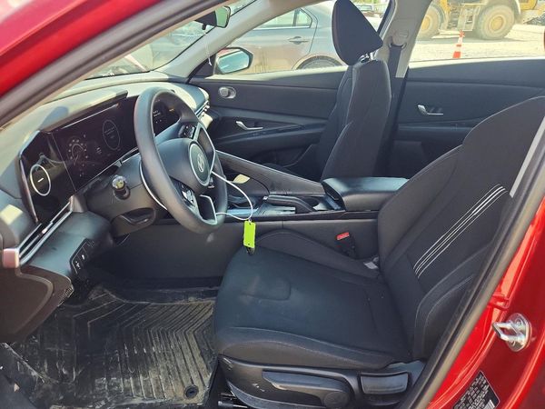 2024 HYUNDAI ELANTRA