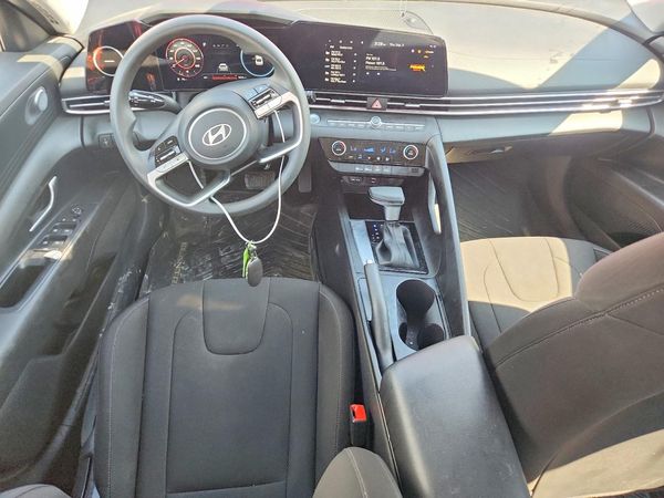 2024 HYUNDAI ELANTRA