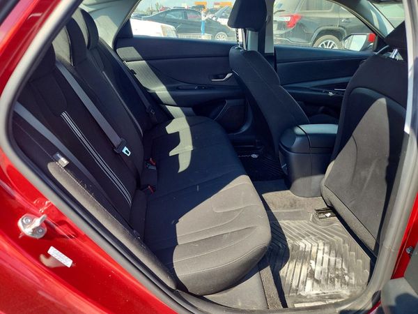 2024 HYUNDAI ELANTRA