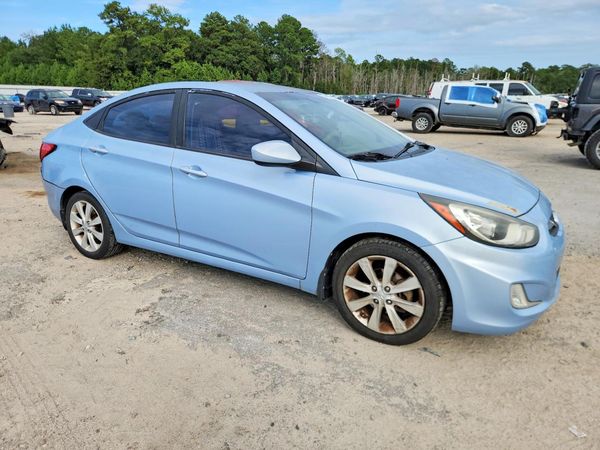 2013 HYUNDAI ACCENT GLS Premium/ SE