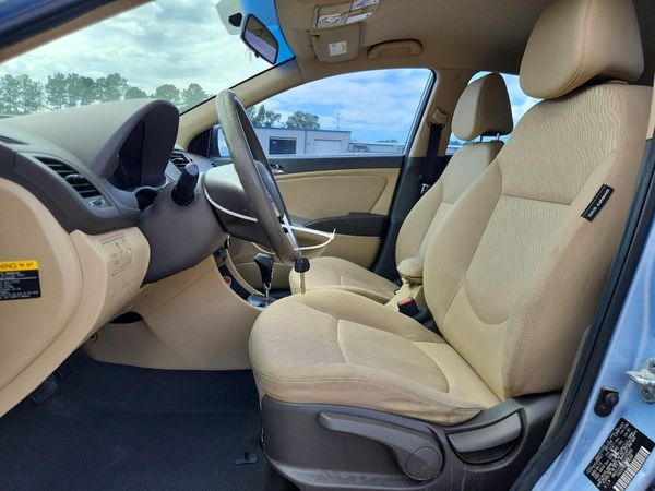 2013 HYUNDAI ACCENT GLS Premium/ SE