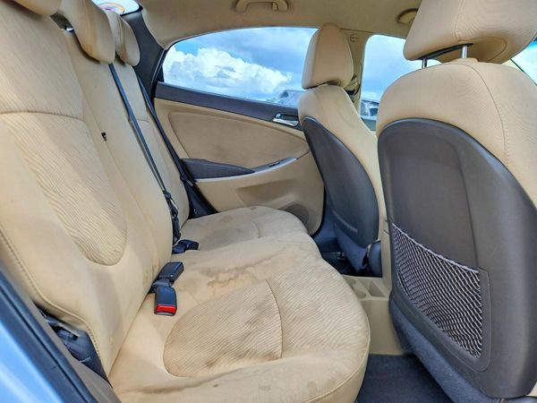 2013 HYUNDAI ACCENT GLS Premium/ SE