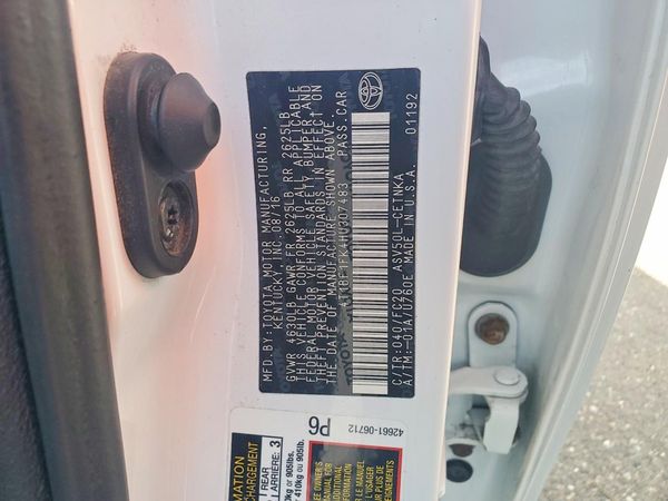 2017 TOYOTA CAMRY