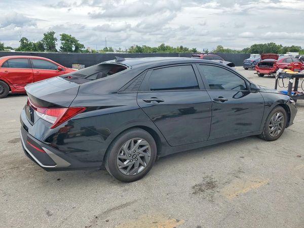 2024 HYUNDAI ELANTRA