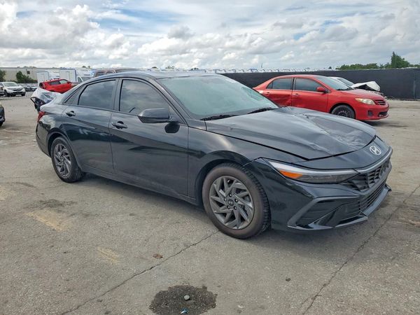 2024 HYUNDAI ELANTRA