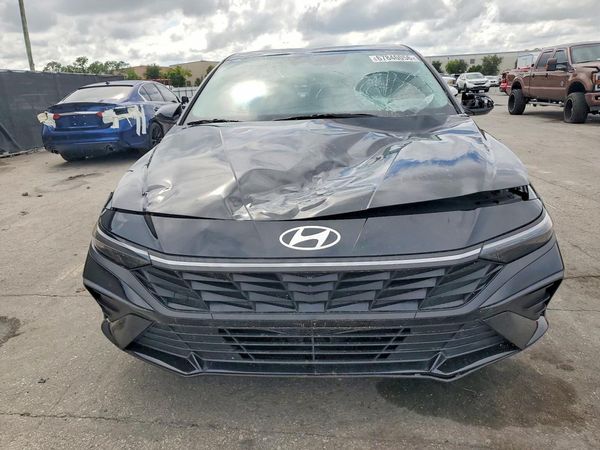 2024 HYUNDAI ELANTRA