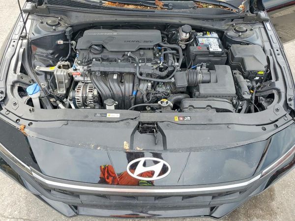 2024 HYUNDAI ELANTRA