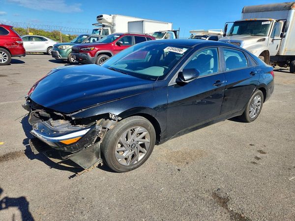 2024 HYUNDAI ELANTRA