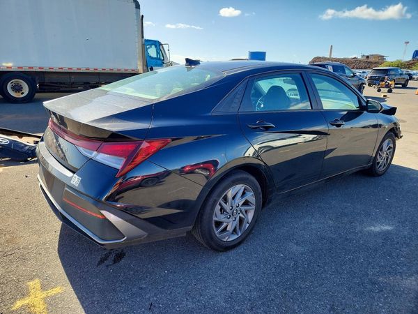2024 HYUNDAI ELANTRA