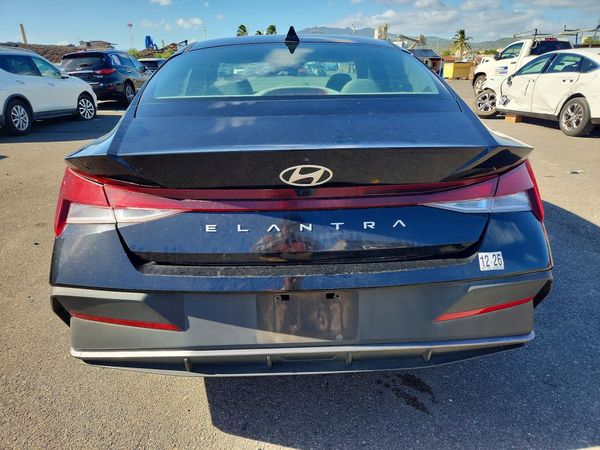 2024 HYUNDAI ELANTRA