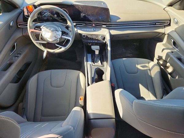 2024 HYUNDAI ELANTRA