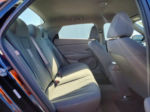 2024 HYUNDAI ELANTRA