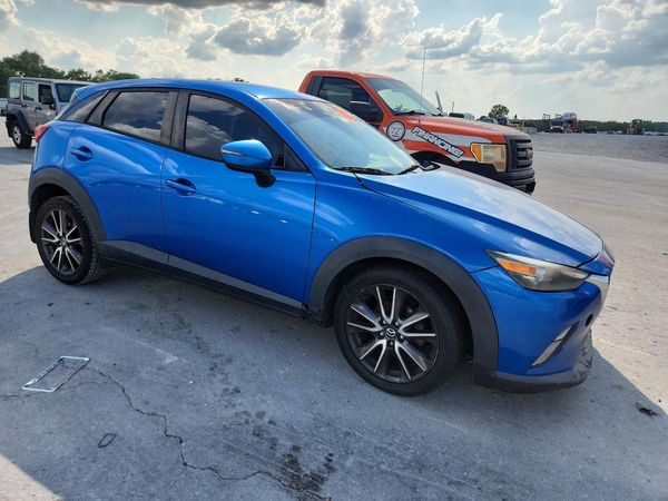 2017 MAZDA CX-3 — Passenger 3/4