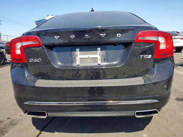 2018 VOLVO S60