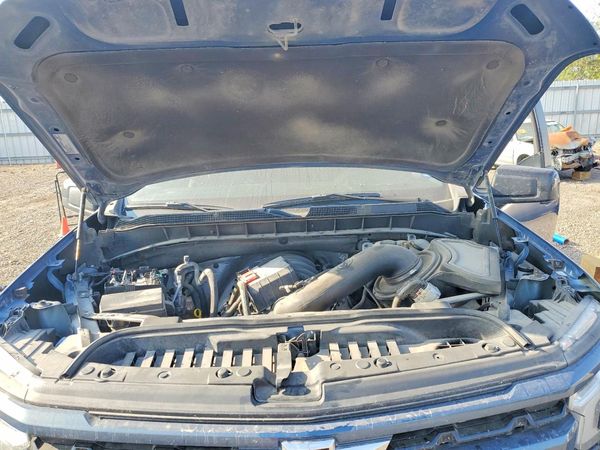 2024 CHEVROLET SILVERADO RST — Engine bay