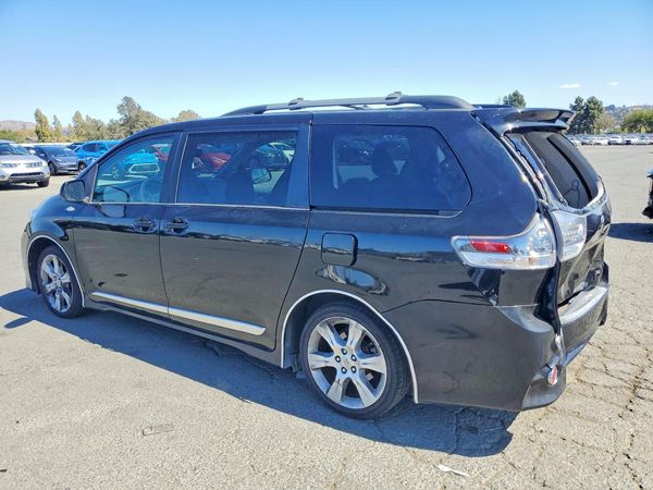 2012 TOYOTA SIENNA
