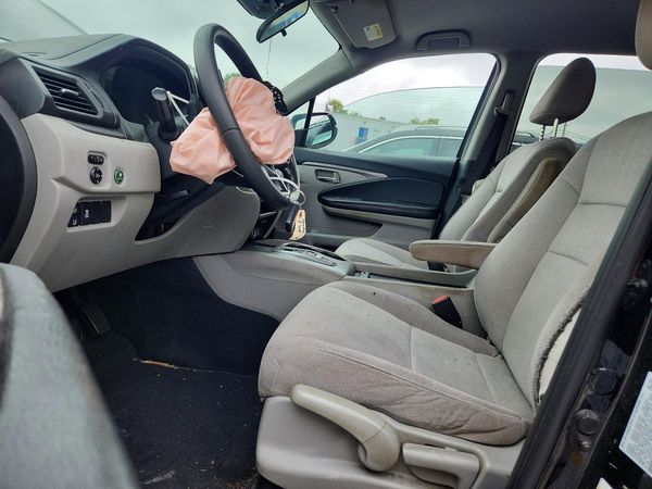 2021 HONDA PILOT LX — DENT
