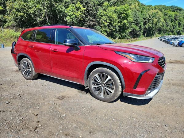 2021 TOYOTA HIGHLANDER