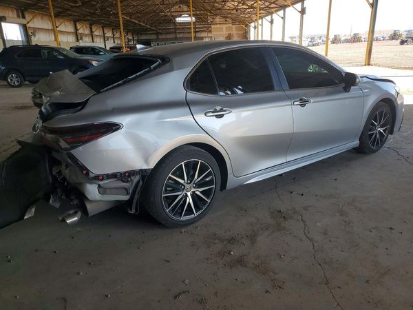 2024 TOYOTA CAMRY