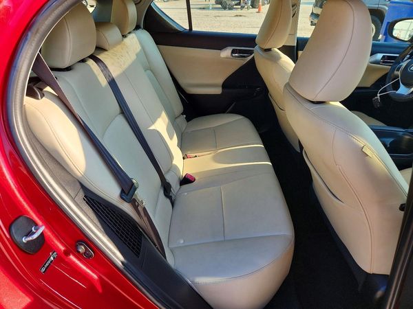 2013 LEXUS CT 200h