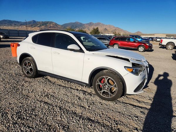2022 ALFA ROMEO STELVIO