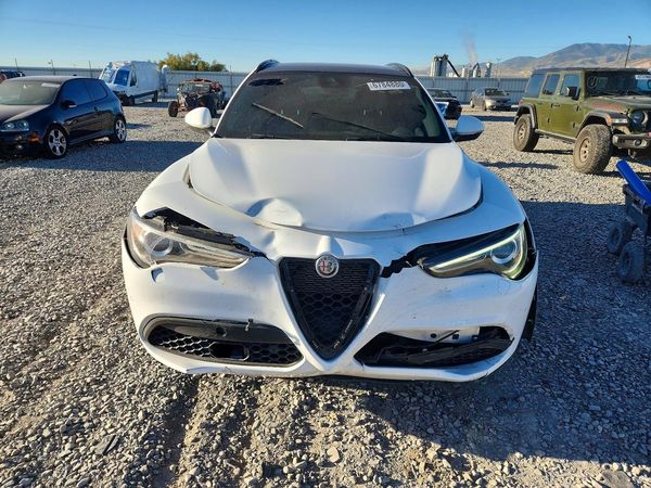 2022 ALFA ROMEO STELVIO