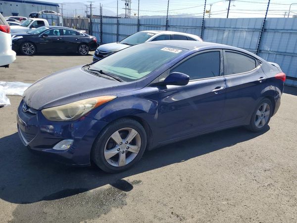 2013 HYUNDAI ELANTRA