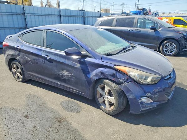 2013 HYUNDAI ELANTRA