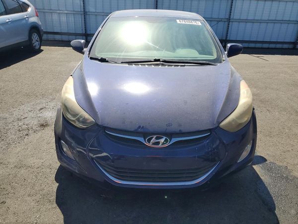 2013 HYUNDAI ELANTRA