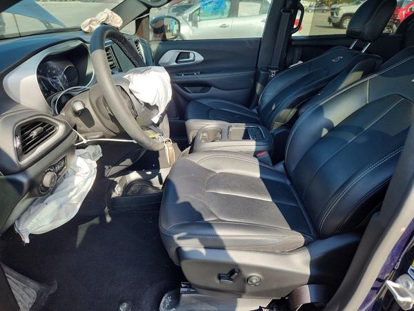 2024 CHRYSLER PACIFICA