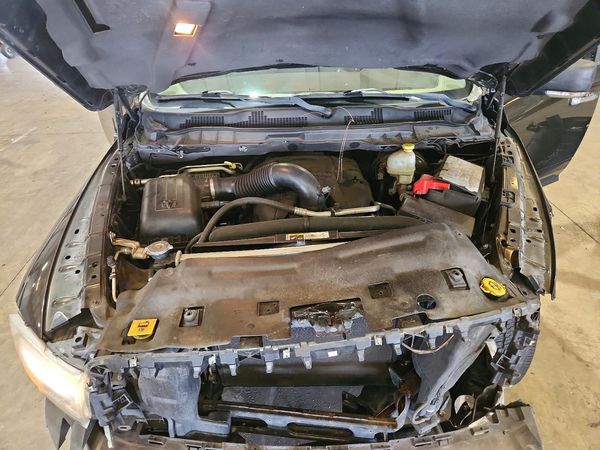 2013 RAM 1500 SLT — Engine bay