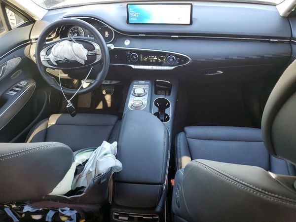 2023 GENESIS GV70