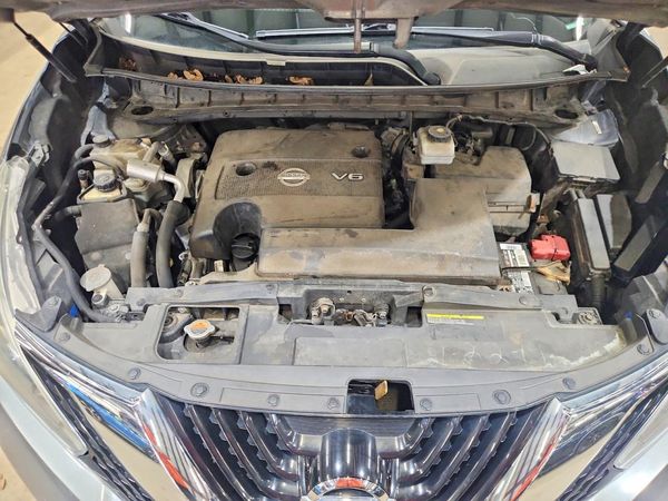 2018 NISSAN MURANO — Engine bay