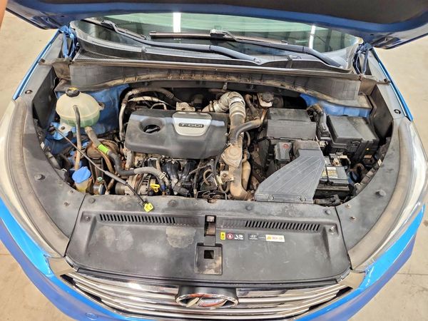 2018 HYUNDAI TUCSON — Engine bay