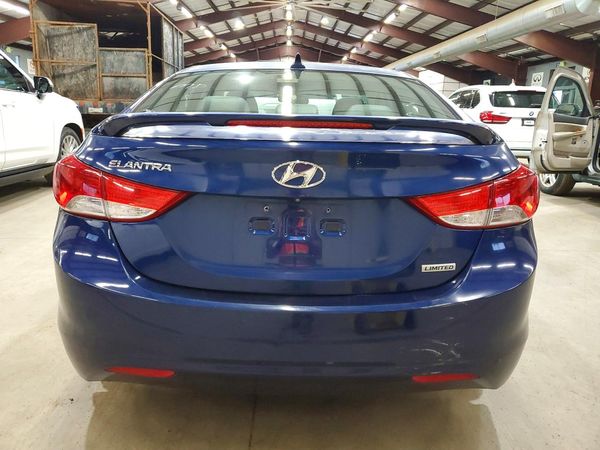 2013 HYUNDAI ELANTRA