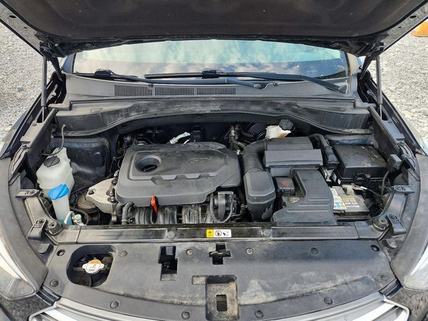 2018 HYUNDAI SANTA FE — Engine bay