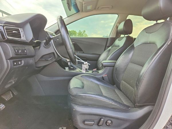 2017 KIA NIRO