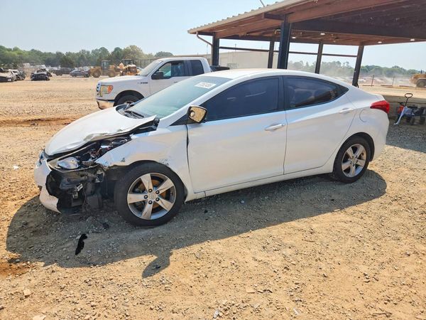 2013 HYUNDAI ELANTRA
