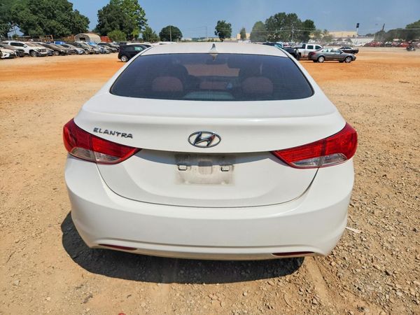 2013 HYUNDAI ELANTRA
