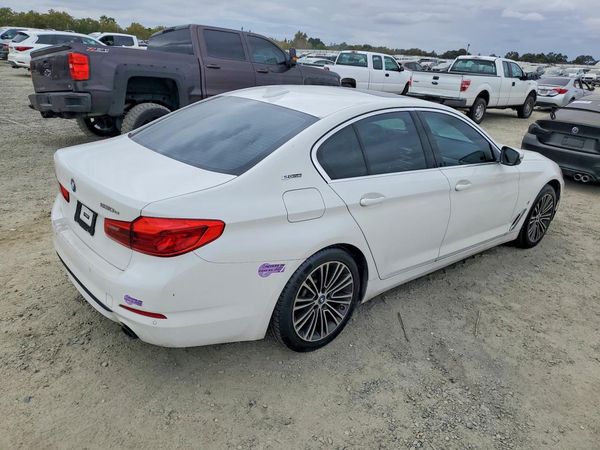 2019 BMW 530E