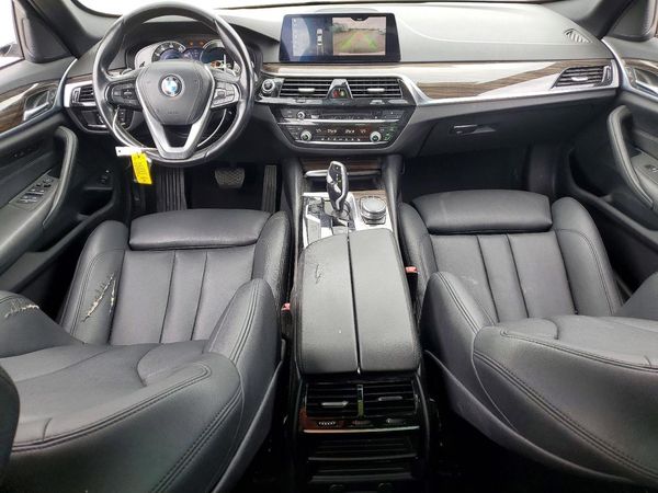 2019 BMW 530E