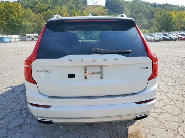 2019 VOLVO XC90 Momentum — DIRR