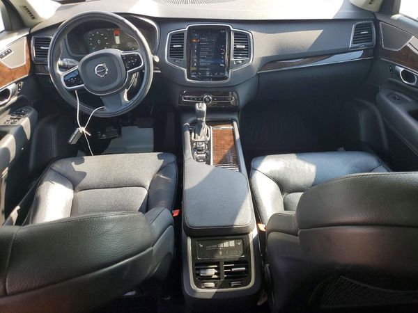 2019 VOLVO XC90 Momentum — CKPT