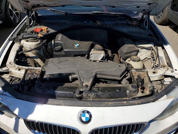 2015 BMW 4 SERIES xDrive GC — Engine bay