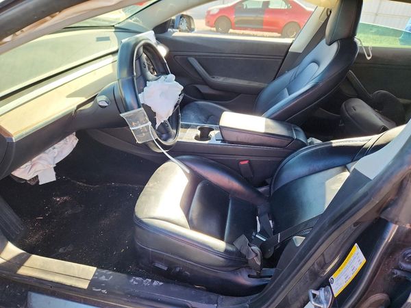 2019 TESLA MODEL 3 — DENT
