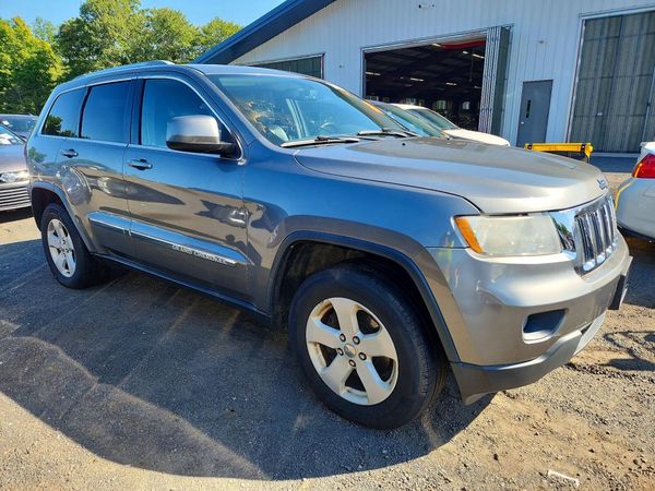 2012 JEEP CHEROKEE Laredo — Passenger 3/4