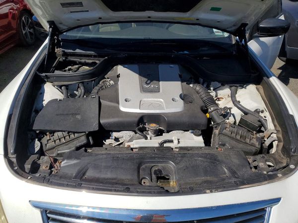 2012 INFINITI G25 — Engine bay